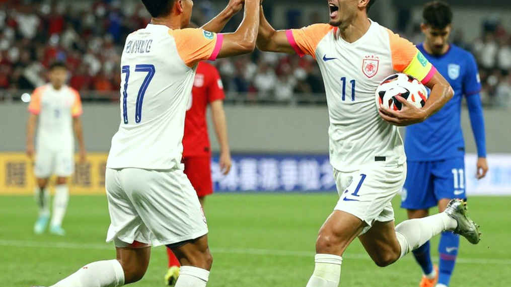 फुटबॉल फीड में एक टीकाकरण बुलेटिन: वो क्लासिफिकेशन एरर जिसे हमारा डेस्क रोज़ पार कर जाता है